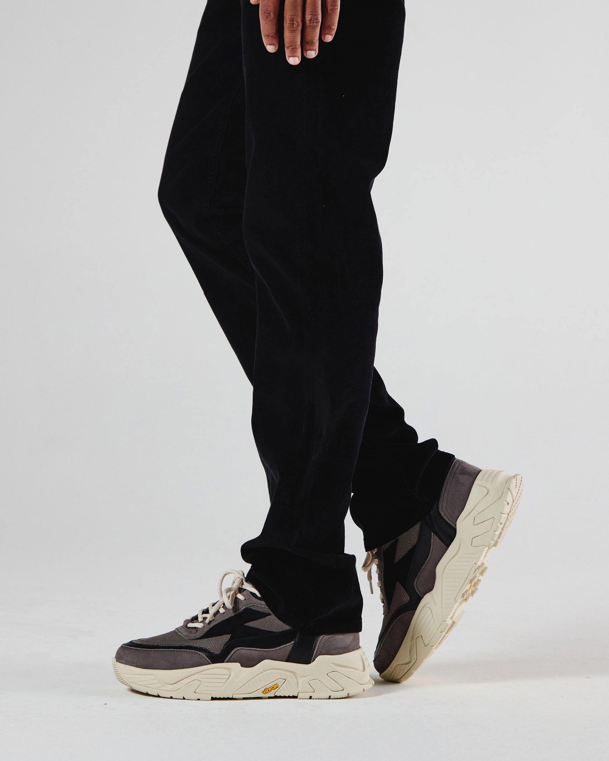 Hollen Super - Black Gray Off-white