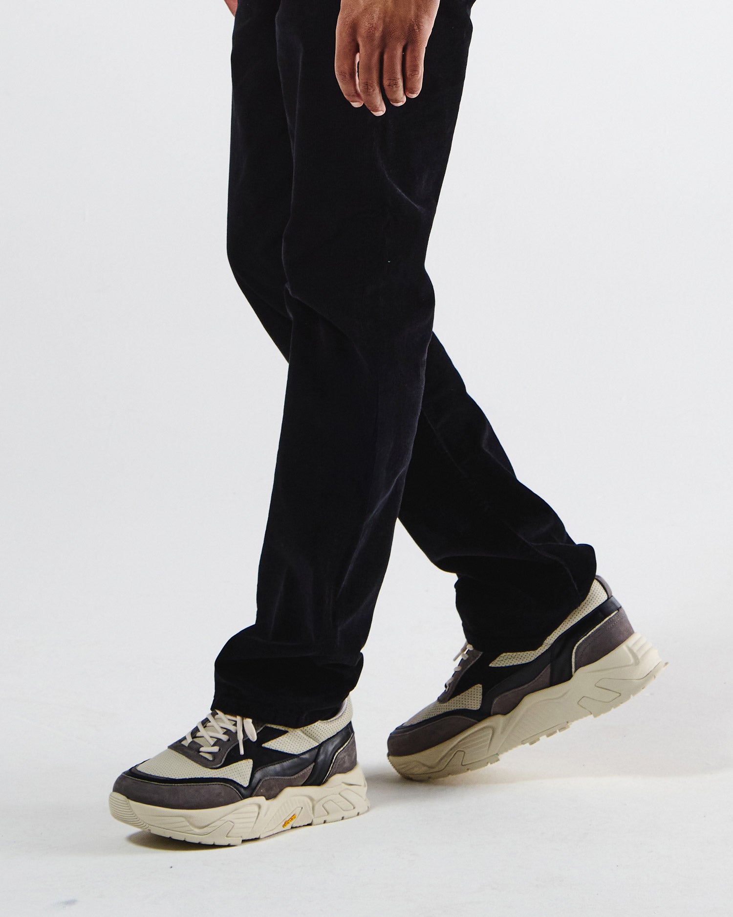 Hollen Stealth - Vintage Off-white