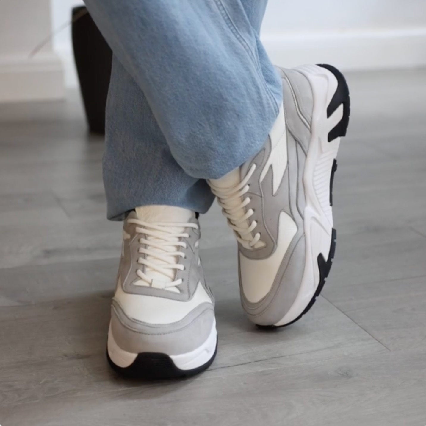 Hollen Stealth - Gray White